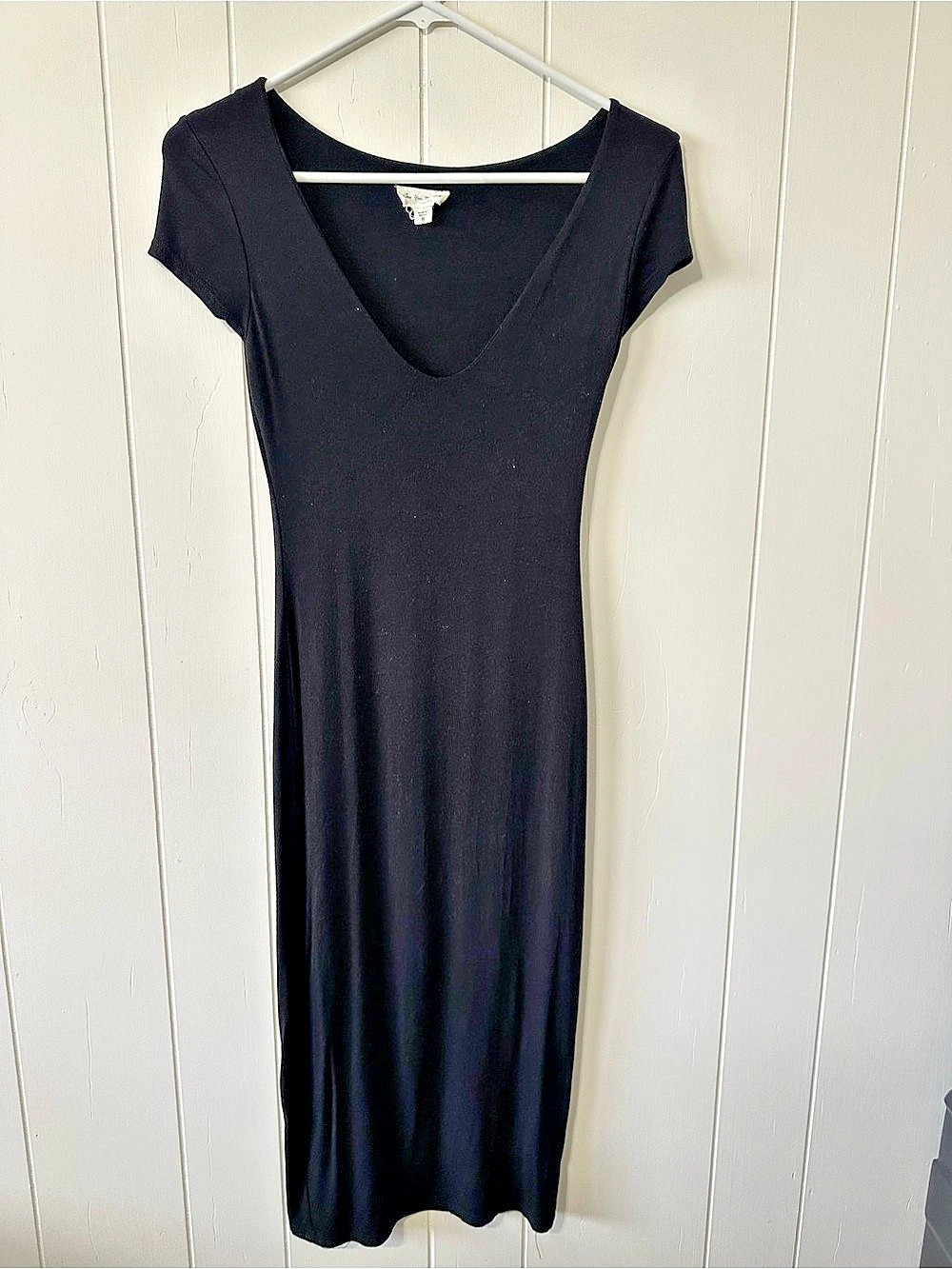 See You Soon Black V-Neck Midi Dress Size Small